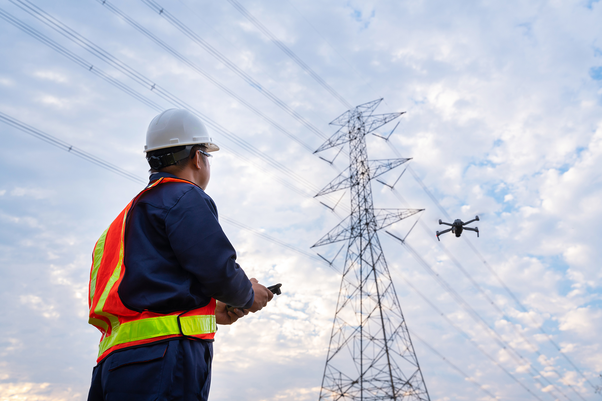 Utilização de drones contribui para processo de automação do sistema elétrico